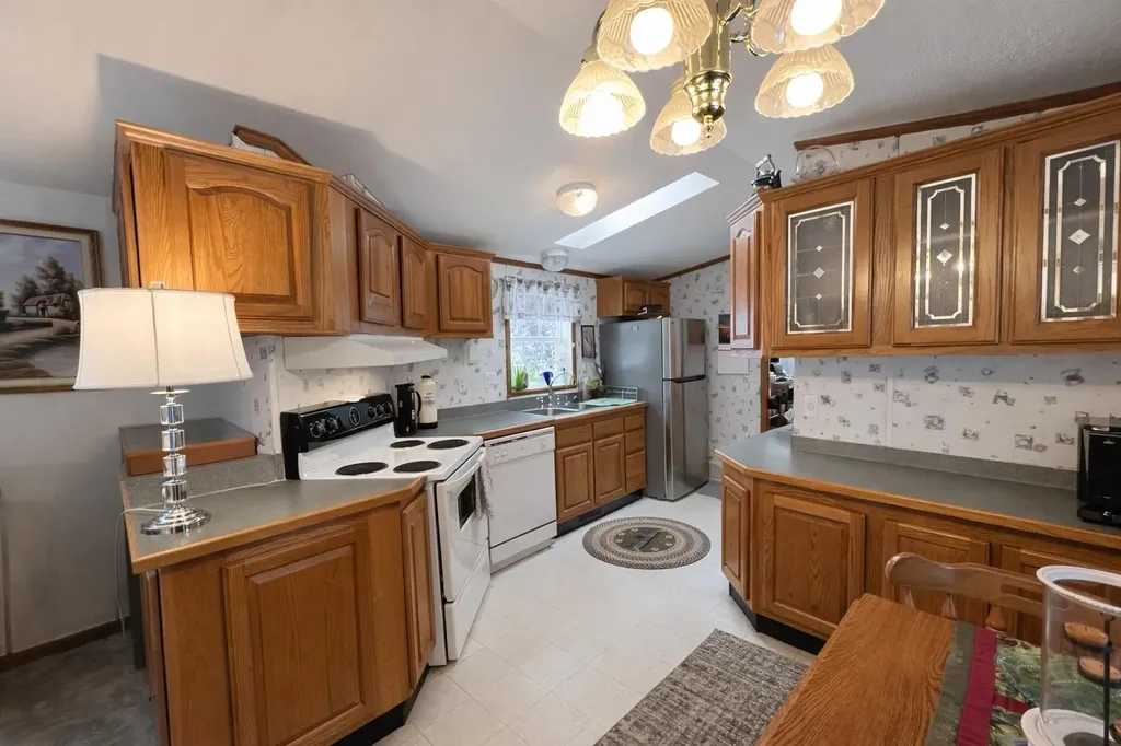 70 Bluebird Lane Lyndon VT 05851