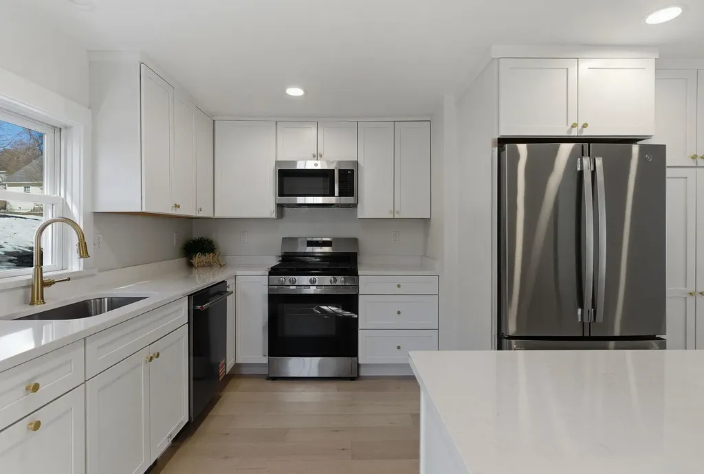 47 Millville Street Salem NH 03079