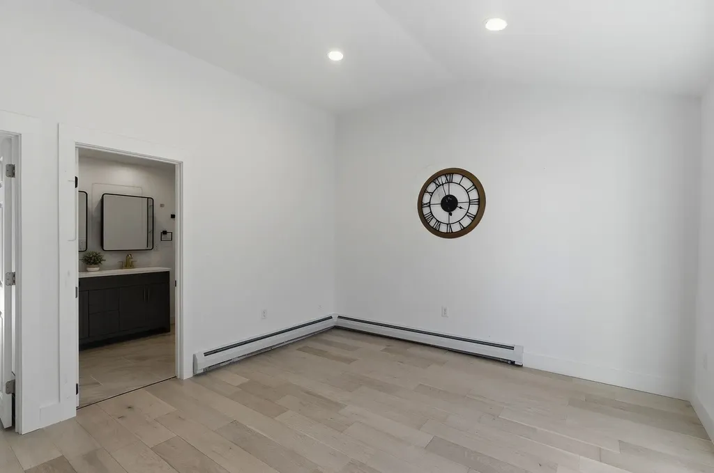 47 Millville Street Salem NH 03079