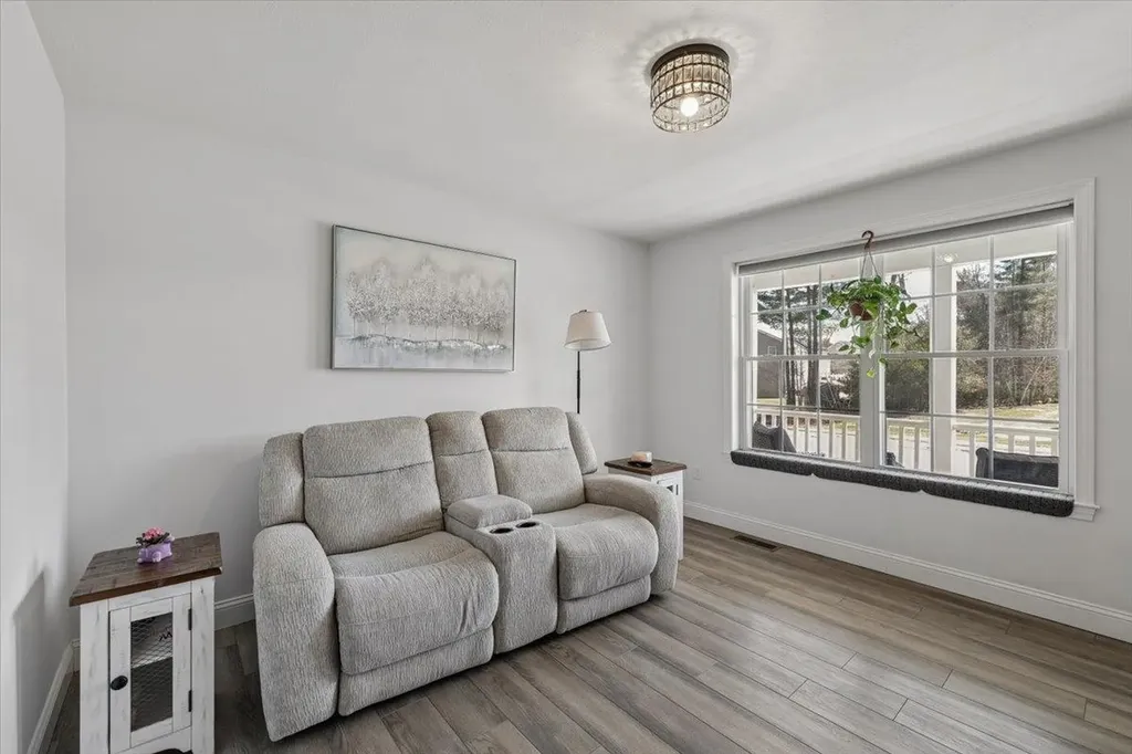 2 Sonoma Lane Concord NH 03303