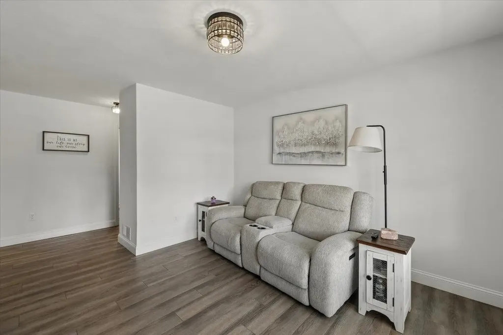 2 Sonoma Lane Concord NH 03303