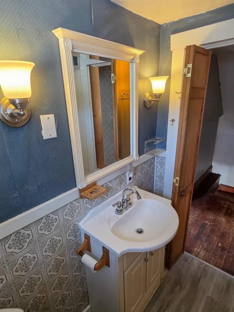 3 Cherry Street Windsor VT 05089
