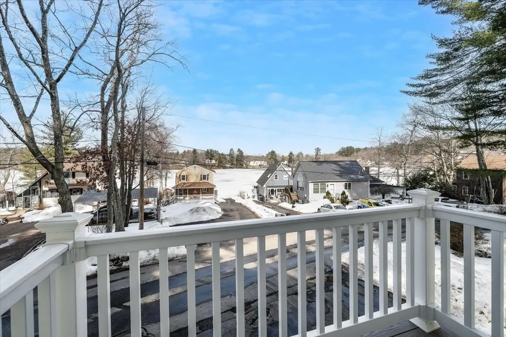 29 Beaver Lake Avenue Derry NH 03038