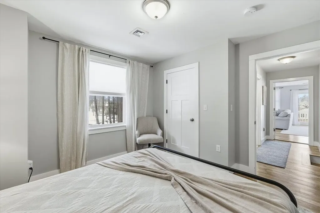 29 Beaver Lake Avenue Derry NH 03038