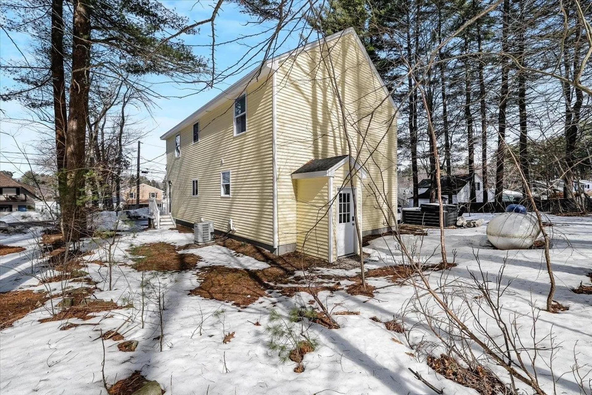 29 Beaver Lake Avenue Derry NH 03038
