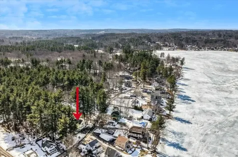 29 Beaver Lake Avenue Derry NH 03038