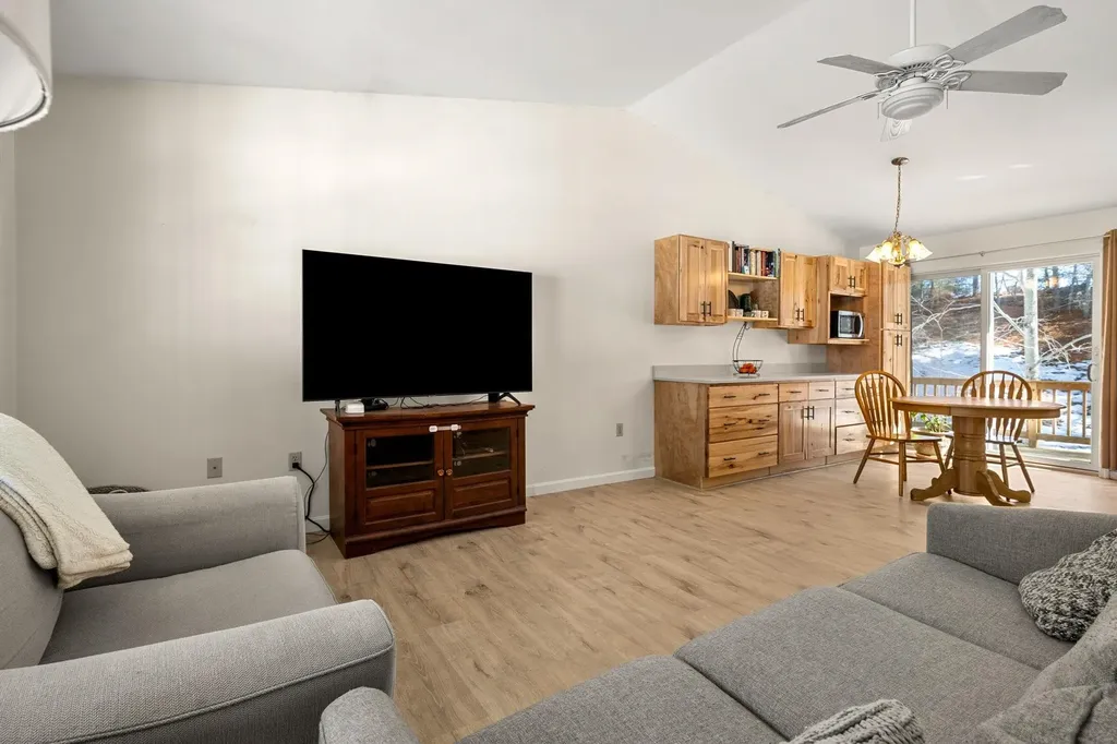 27 Barnes Avenue Alton NH 03809