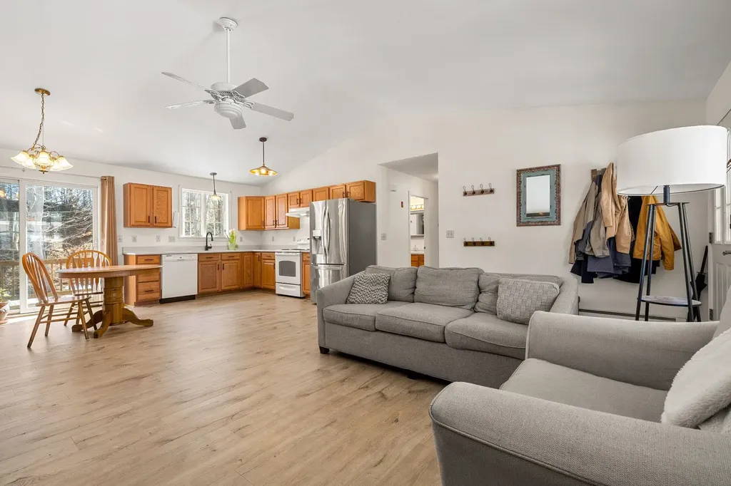 27 Barnes Avenue Alton NH 03809