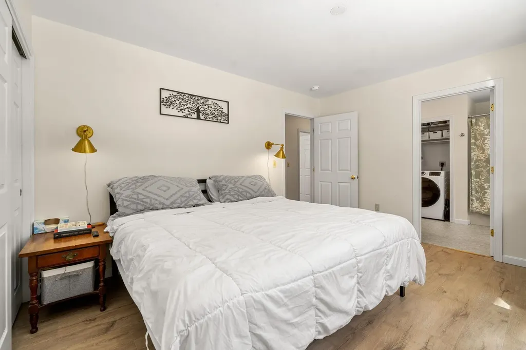 27 Barnes Avenue Alton NH 03809