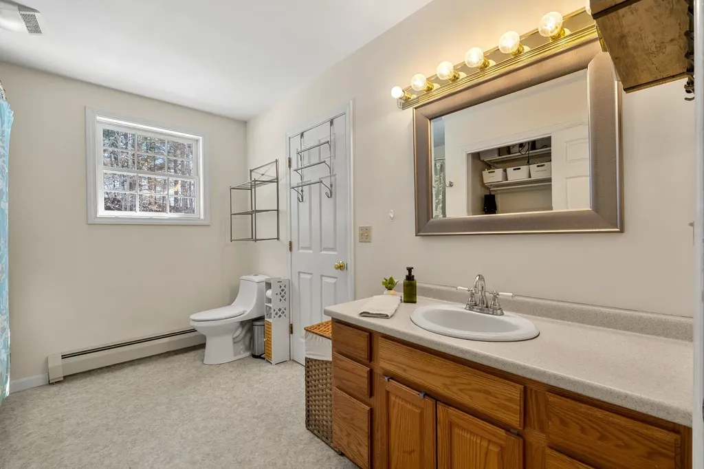 27 Barnes Avenue Alton NH 03809