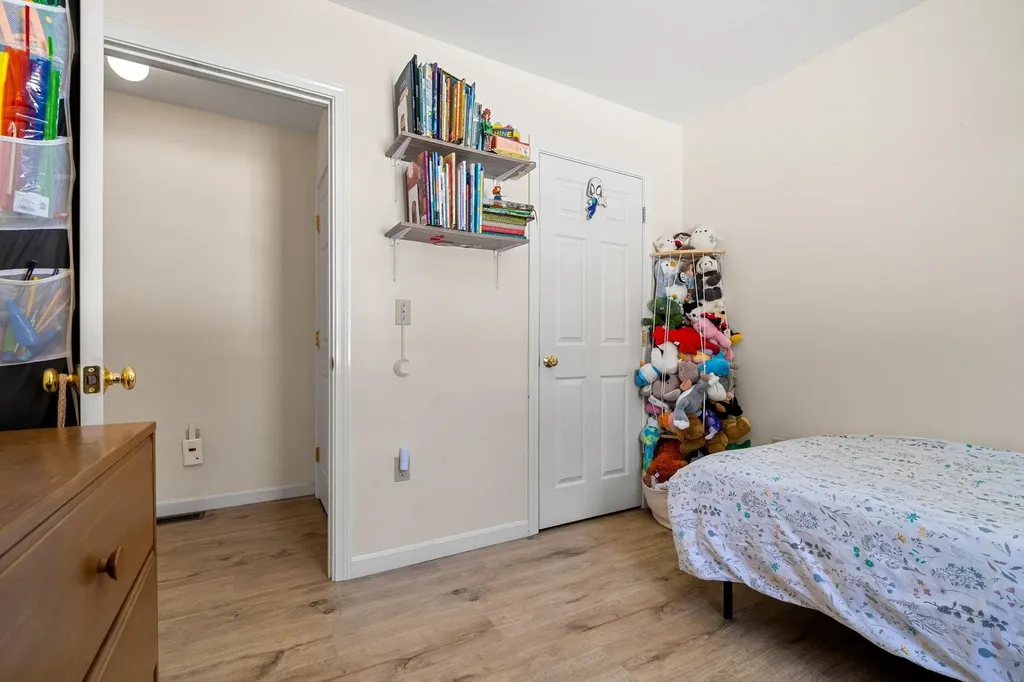 27 Barnes Avenue Alton NH 03809