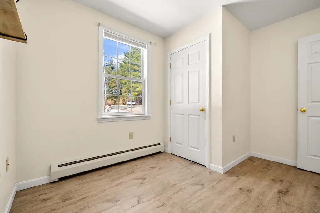 27 Barnes Avenue Alton NH 03809