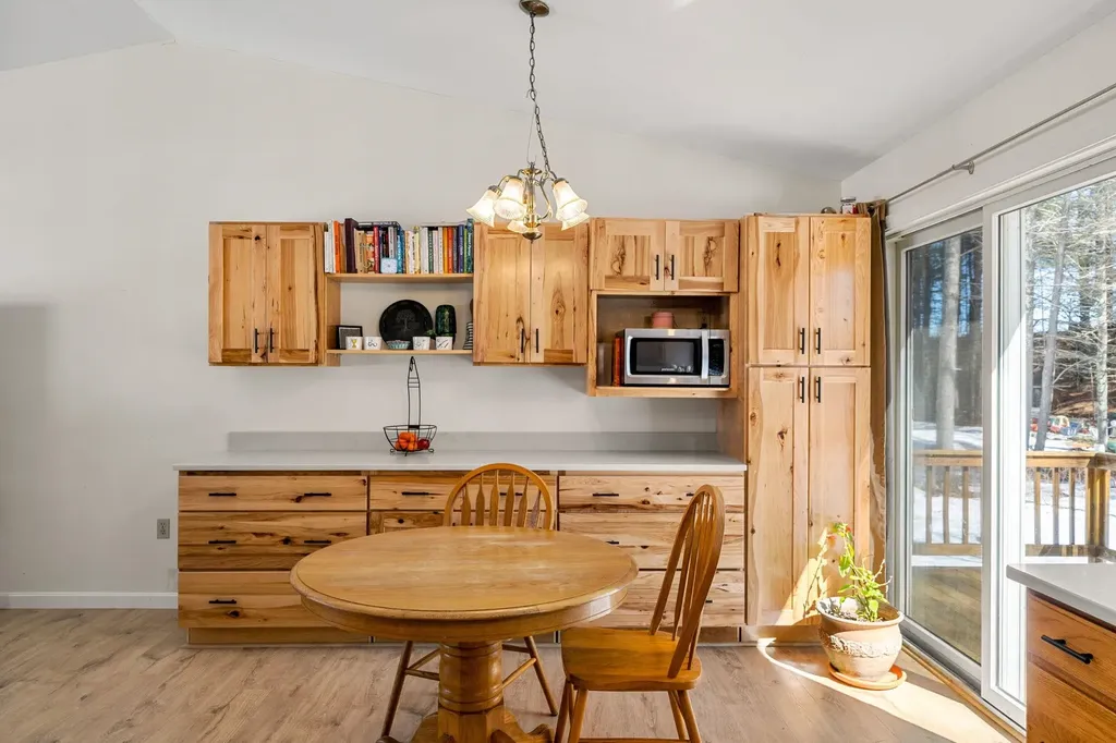 27 Barnes Avenue Alton NH 03809