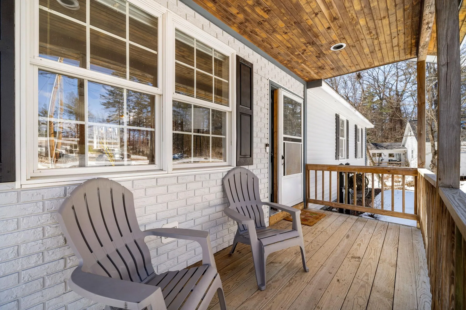 27 Barnes Avenue Alton NH 03809