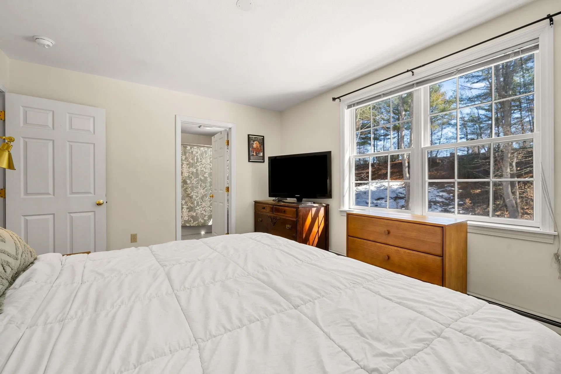 27 Barnes Avenue Alton NH 03809