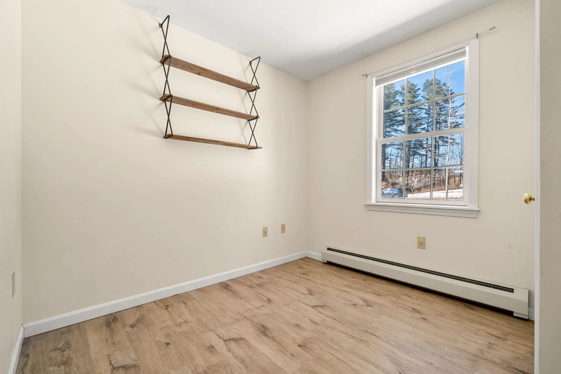 27 Barnes Avenue Alton NH 03809