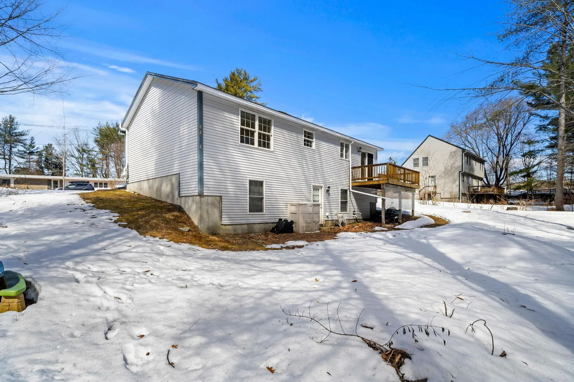 27 Barnes Avenue Alton NH 03809