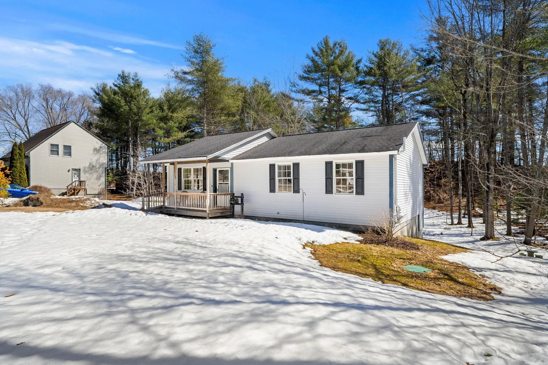 27 Barnes Avenue Alton NH 03809