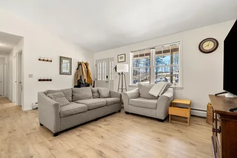 27 Barnes Avenue Alton NH 03809