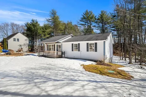 27 Barnes Avenue Alton NH 03809