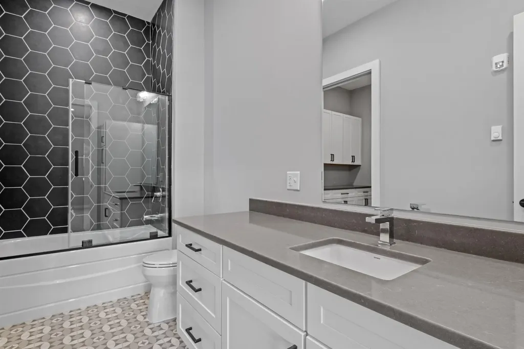 51 Elm Street Laconia NH 03246