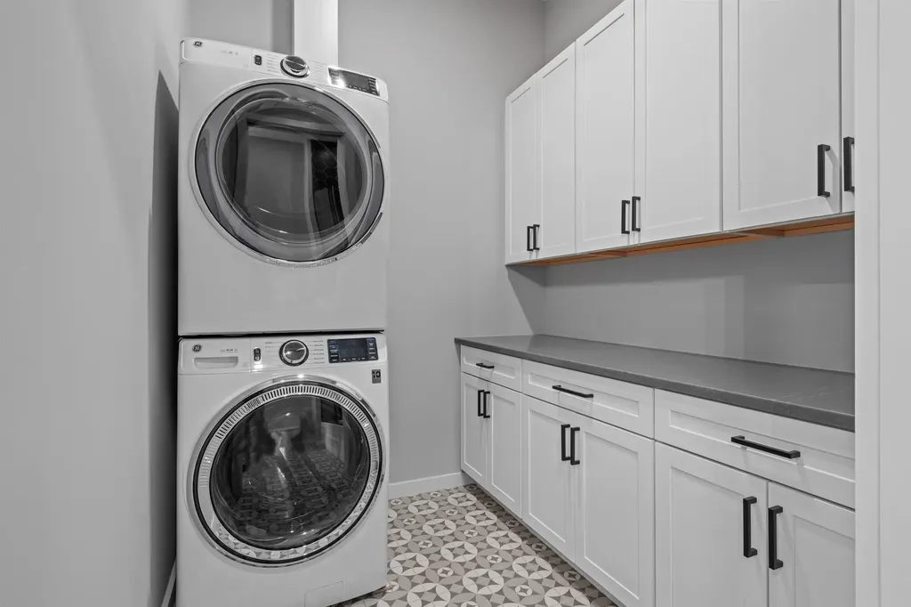 51 Elm Street Laconia NH 03246