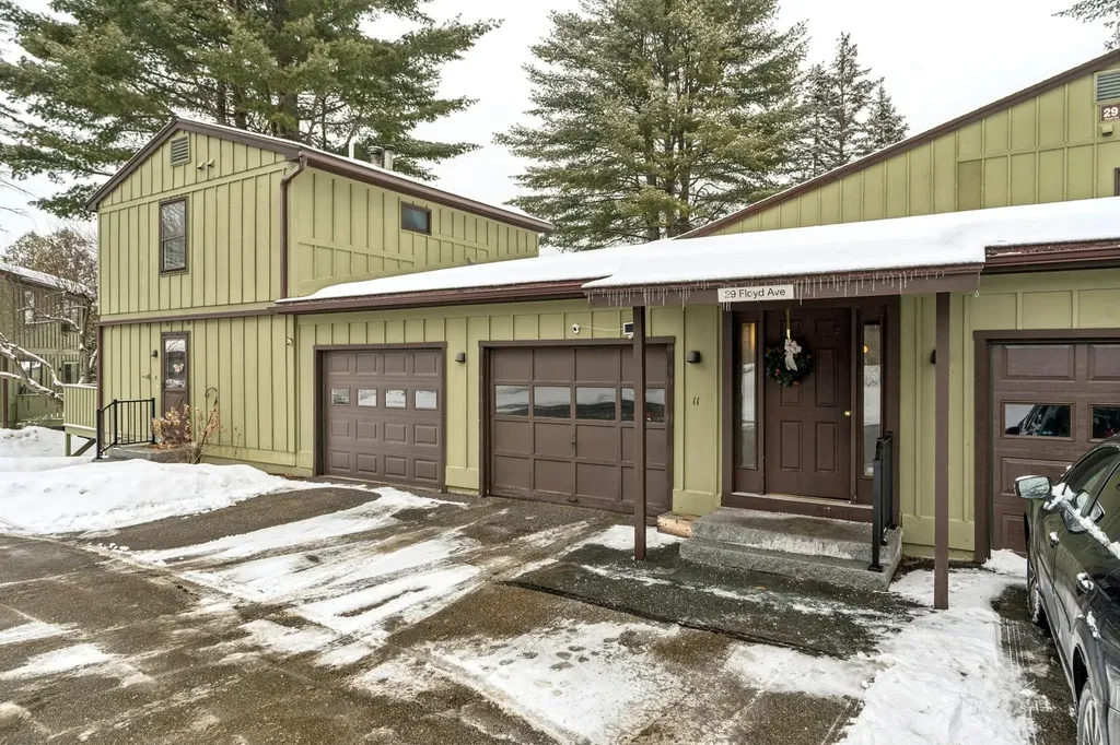 29 Floyd Avenue Lebanon NH 03784