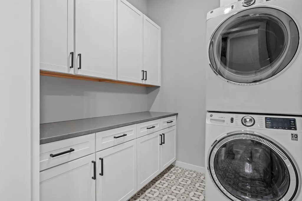 51 Elm Street Laconia NH 03246