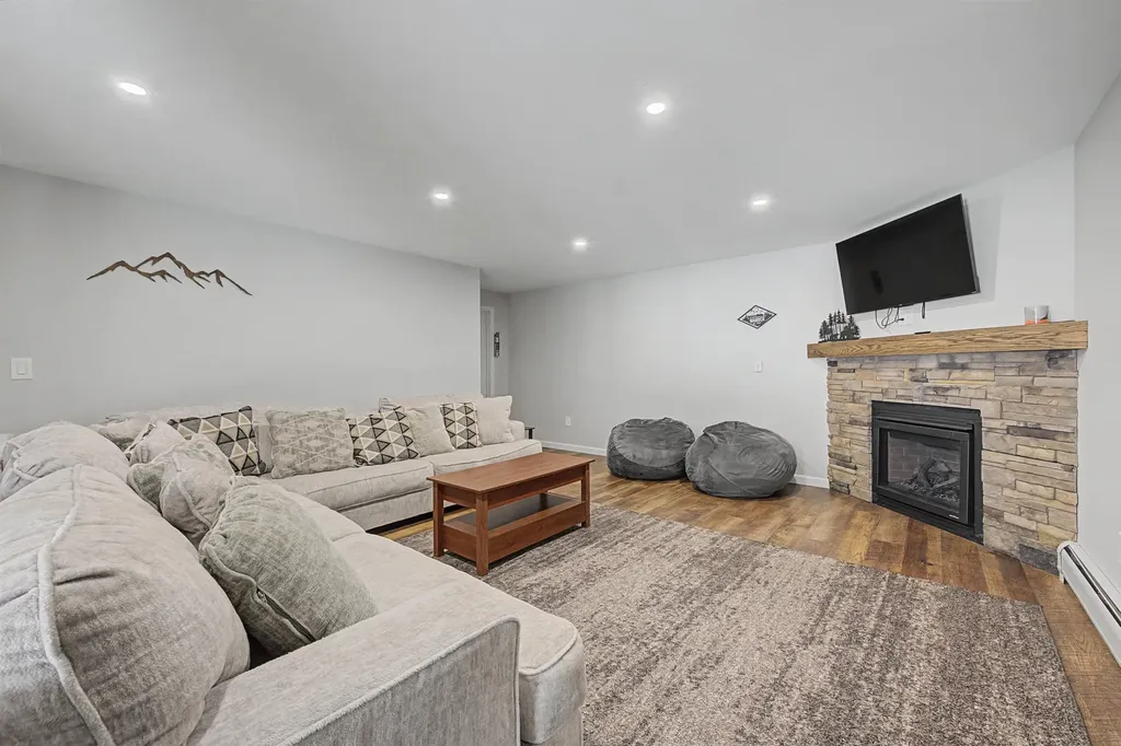 297 Nutting Road Sunapee NH 03782