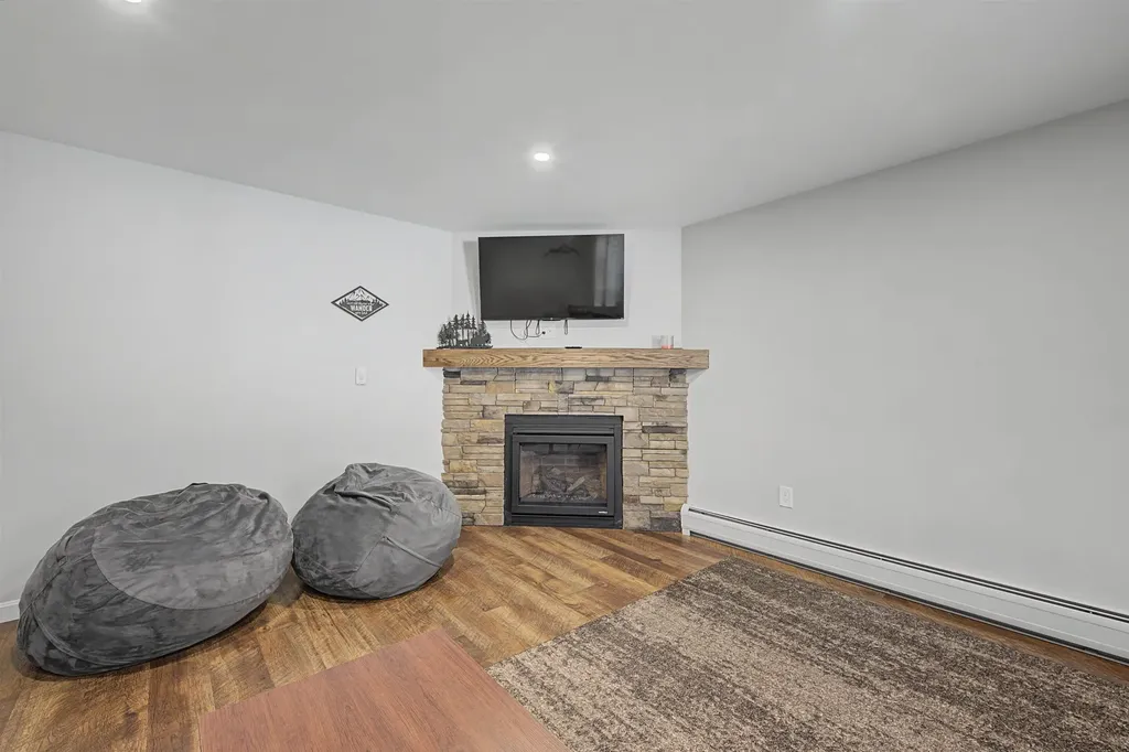 297 Nutting Road Sunapee NH 03782