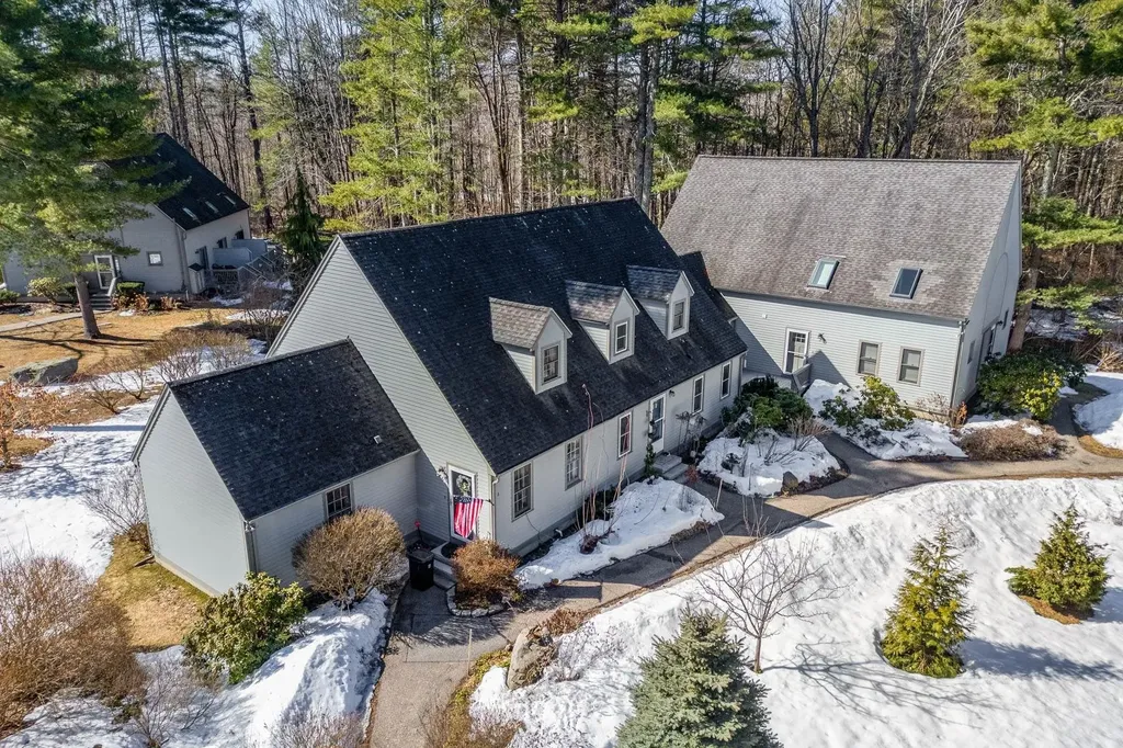 5 Glengarry Drive Stratham NH 03885