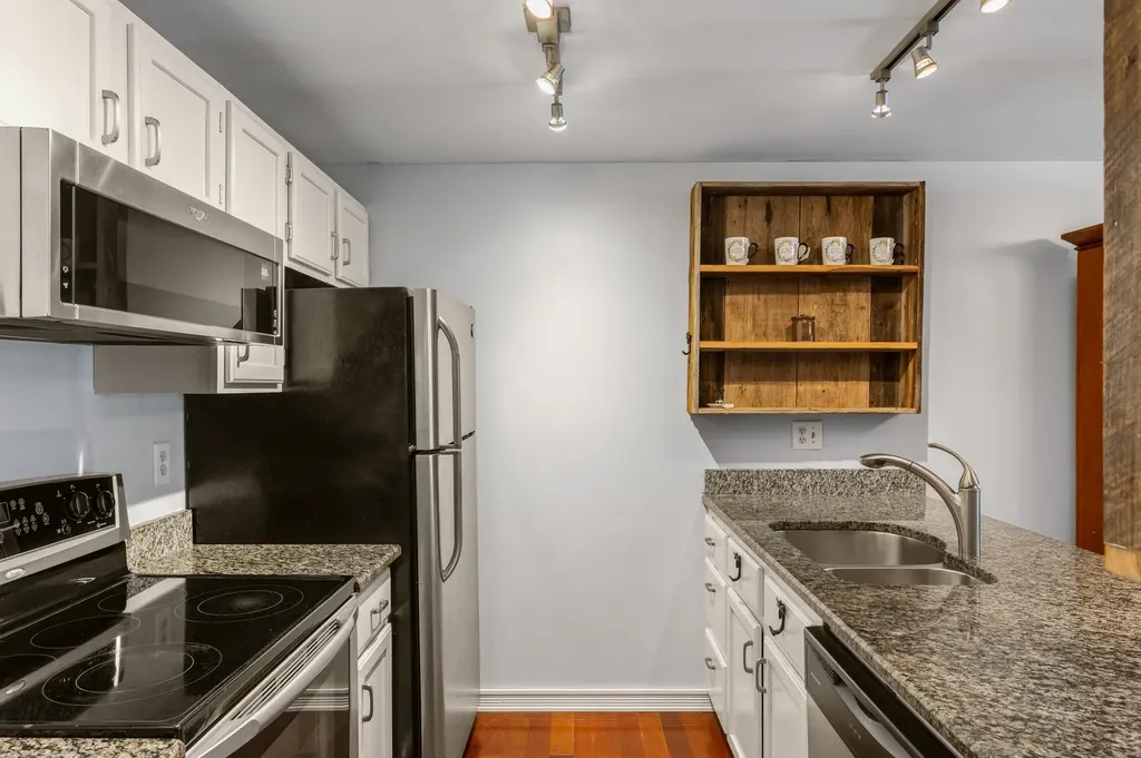 5 Glengarry Drive Stratham NH 03885