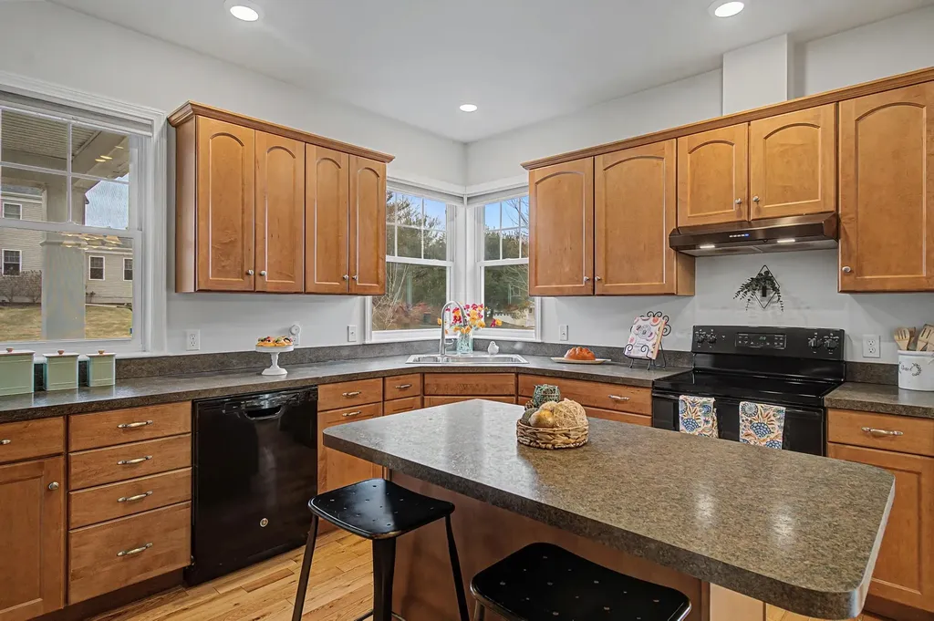 10 Stonebrook Circle Essex VT 05452