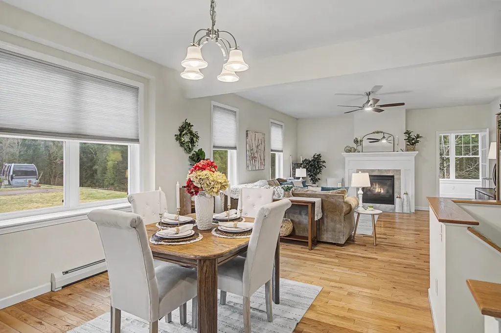 10 Stonebrook Circle Essex VT 05452