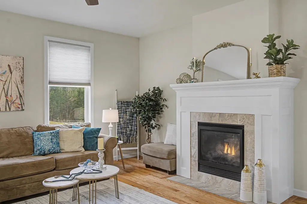 10 Stonebrook Circle Essex VT 05452