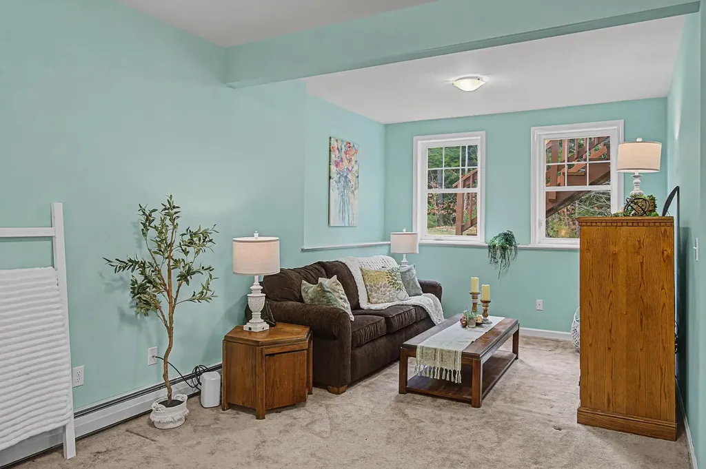 10 Stonebrook Circle Essex VT 05452