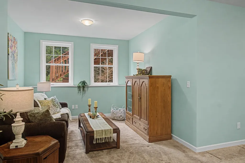 10 Stonebrook Circle Essex VT 05452