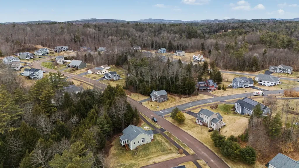 10 Stonebrook Circle Essex VT 05452