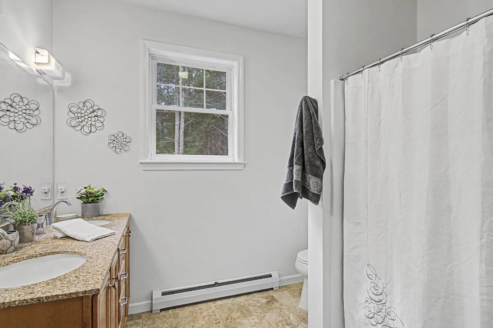 10 Stonebrook Circle Essex VT 05452