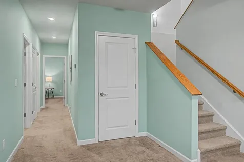10 Stonebrook Circle Essex VT 05452