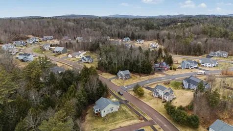 10 Stonebrook Circle Essex VT 05452