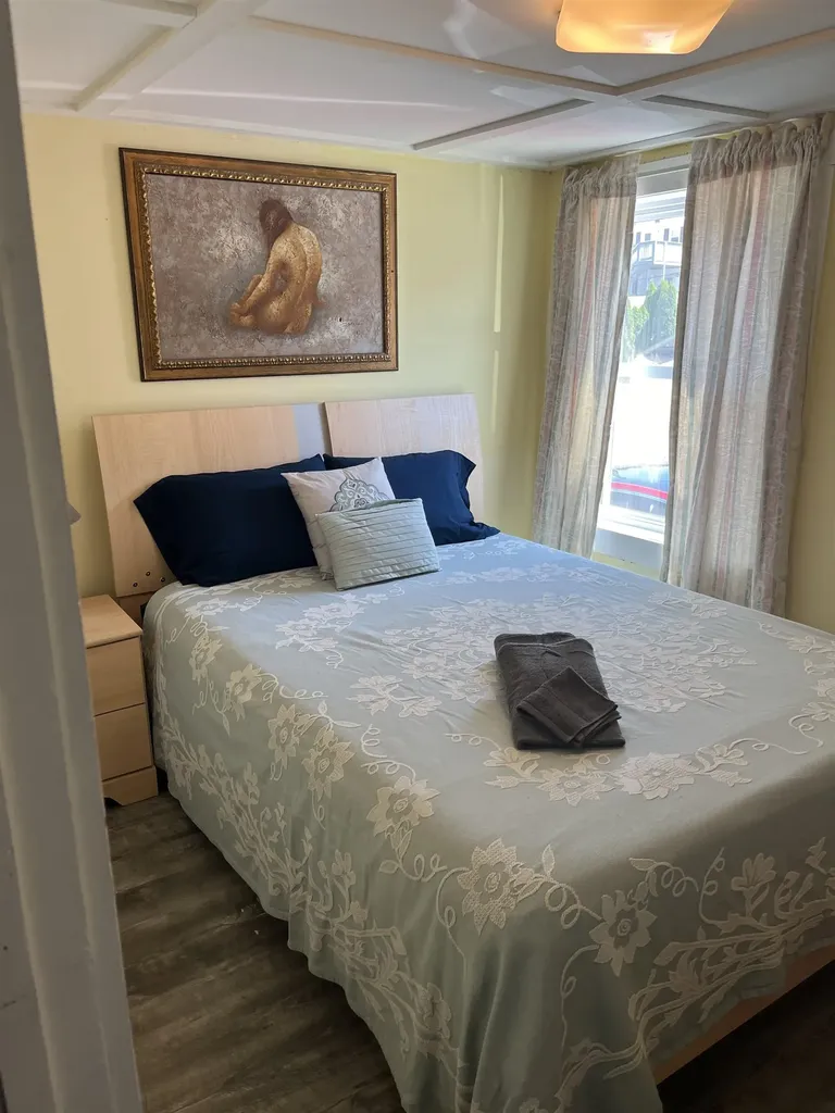 7 Dover Avenue Hampton NH 01830-3031