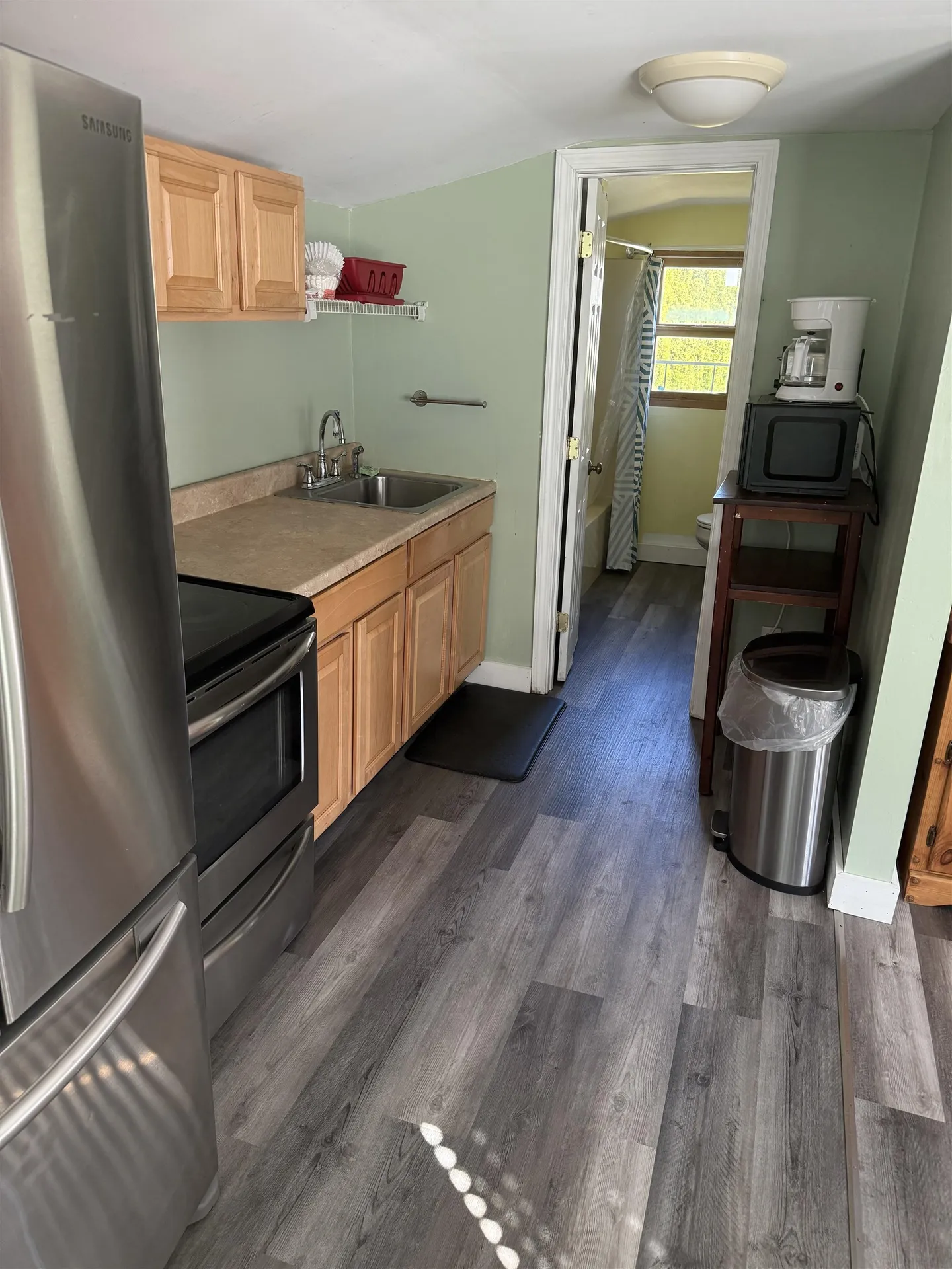 7 Dover Avenue Hampton NH 01830-3031