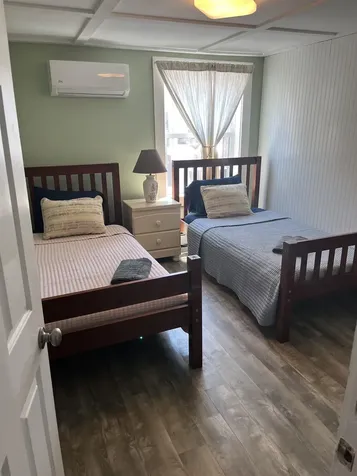 7 Dover Avenue Hampton NH 01830-3031