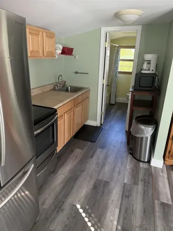 7 Dover Avenue Hampton NH 01830-3031