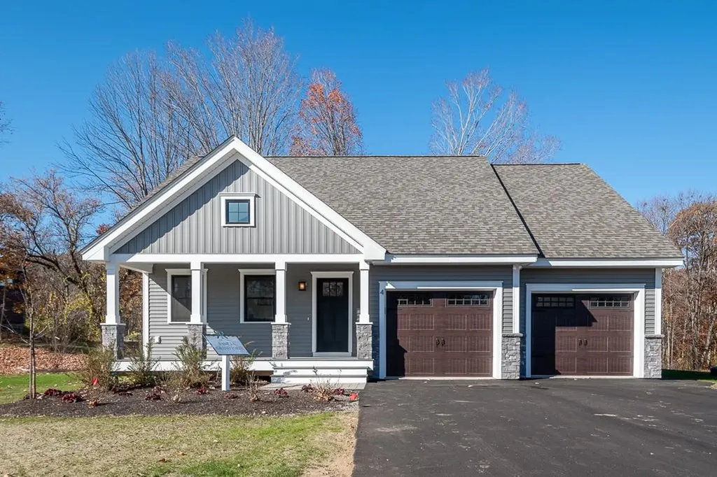 3 Byrne Circle Brentwood NH 03833