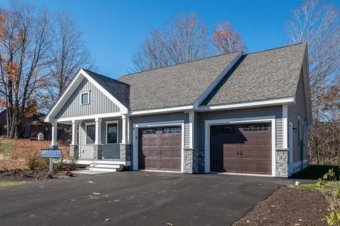 3 Byrne Circle Brentwood NH 03833