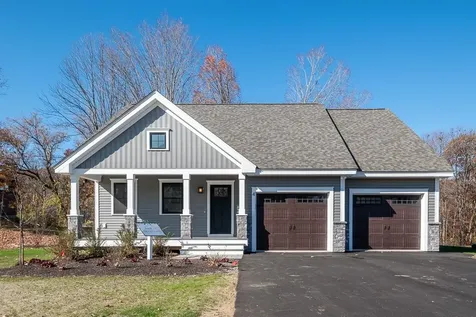 3 Byrne Circle Brentwood NH 03833