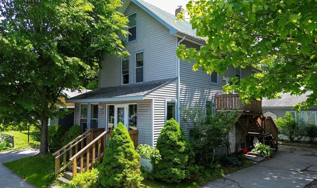 433 1/2 Flynn Avenue Burlington VT 05401