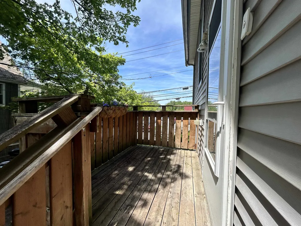 433 1/2 Flynn Avenue Burlington VT 05401